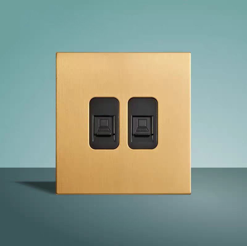 Розетка AUROCONN by Romatti