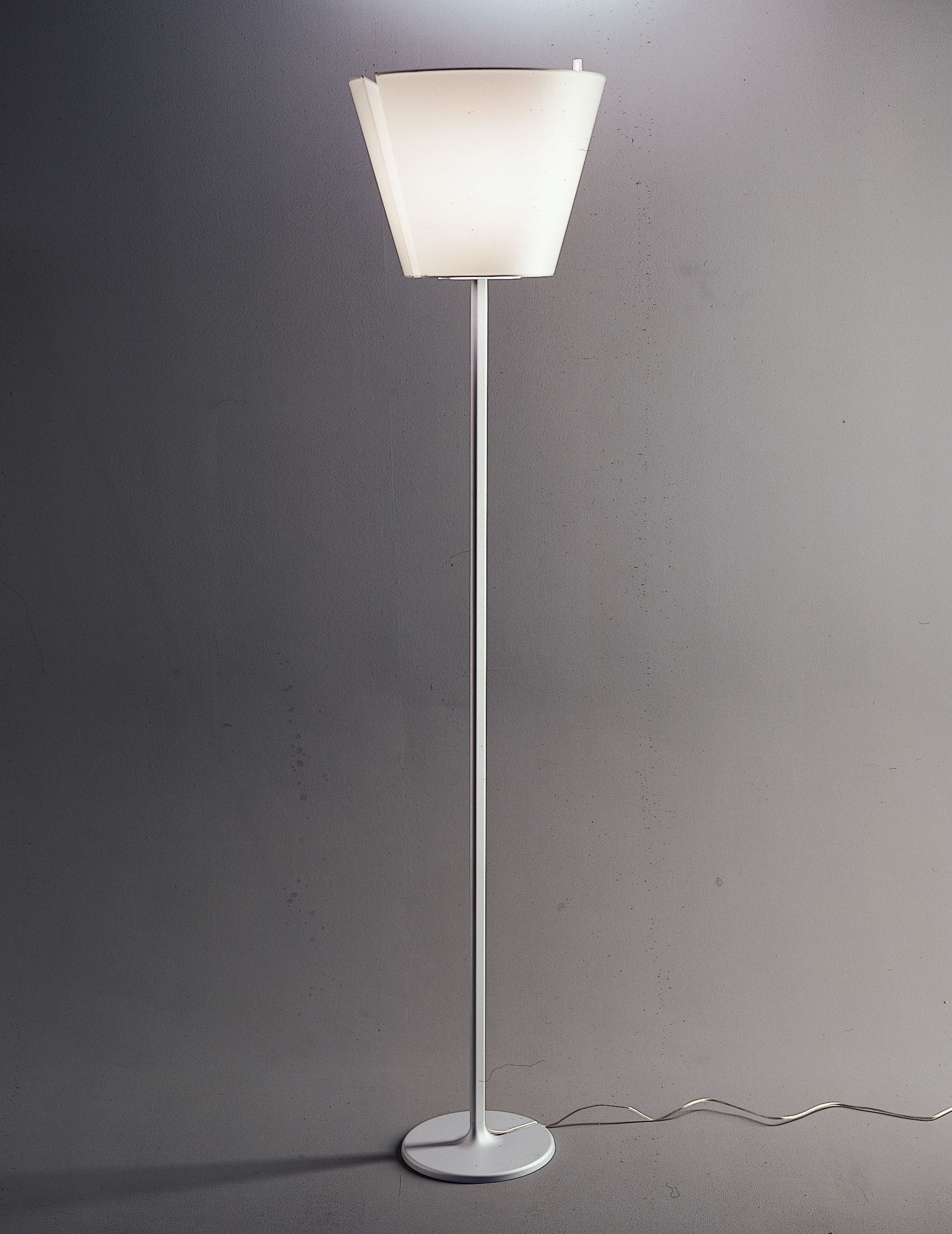 Напольный светильник MELAMPO  by Artemide