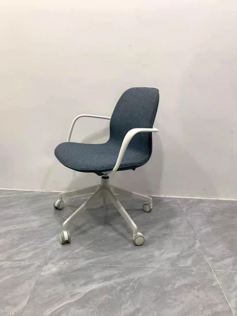 Офисное кресло CONTOUR by Romatti