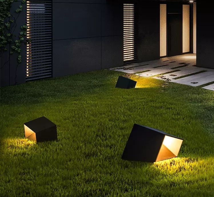 Наземный садовый светильник CUBO by Romatti